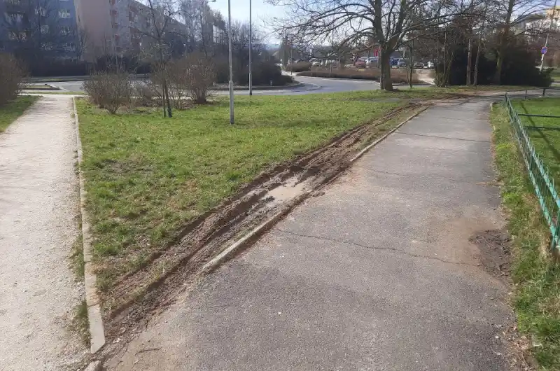 Rzježděný trávník Karlovarská 758/1