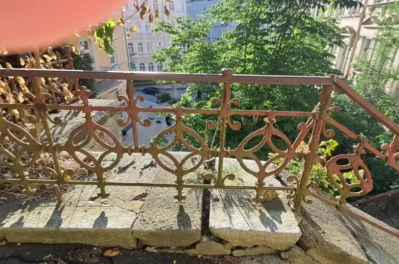 foto zábradlí