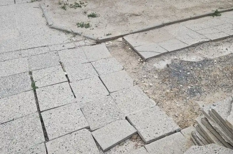 z boku domu Úvalská 26