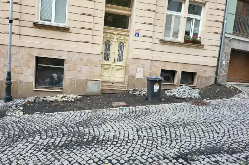 Nedokončená oprava vozovky