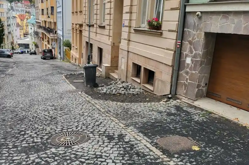 Nedokončená oprava vozovky