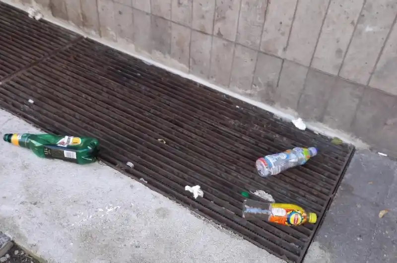 Odpadky, lahve od alkoholu