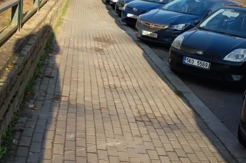 chodník 3
