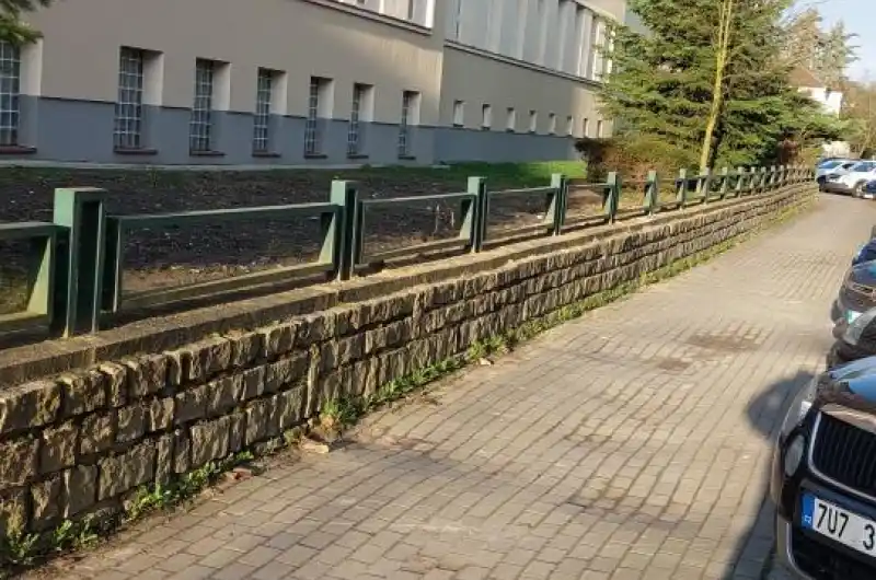 chodník 2