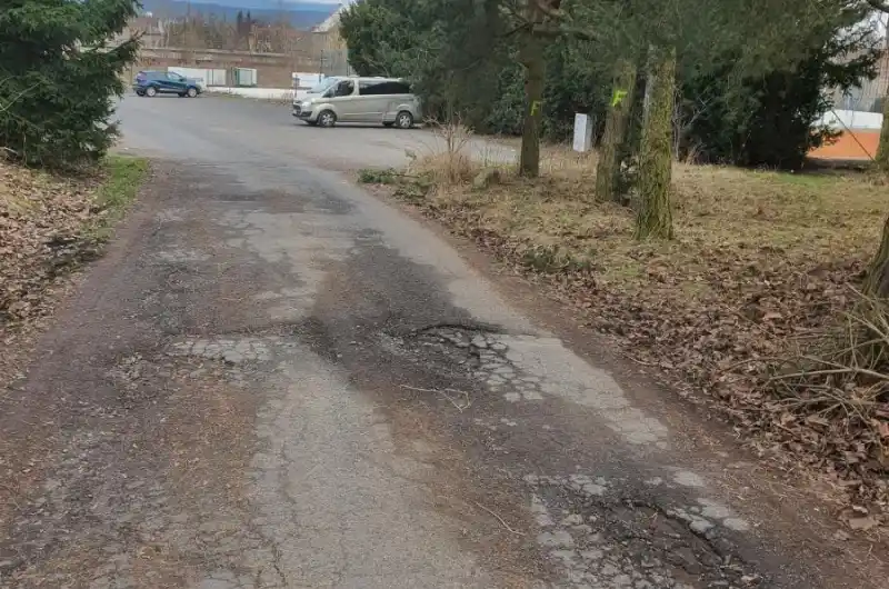 Příjezdová cesta