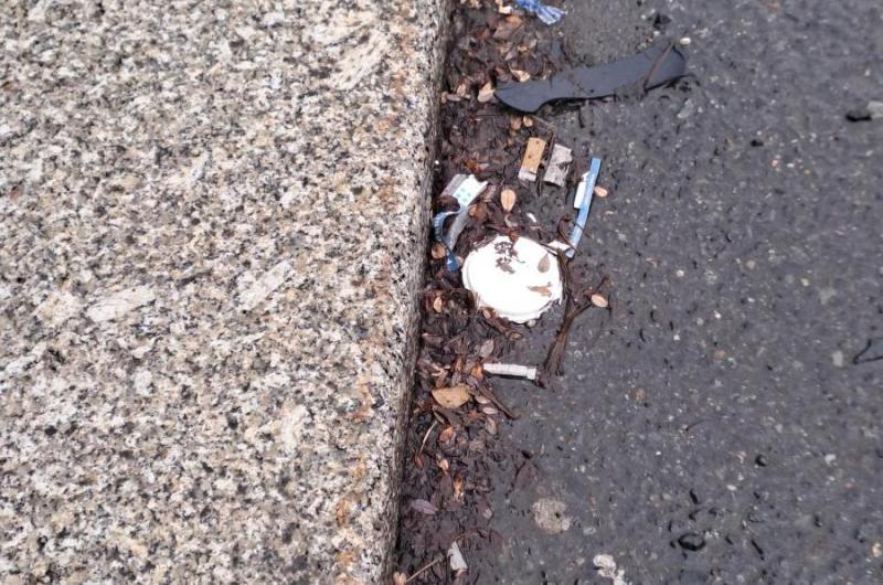 Ulice úklid po zimě nutně potřebuje