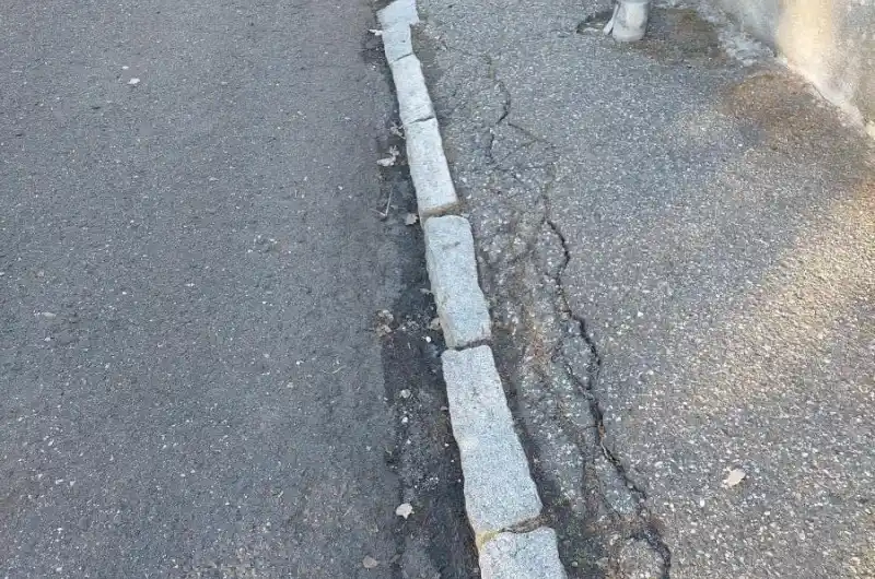 rozbité obrubníky2