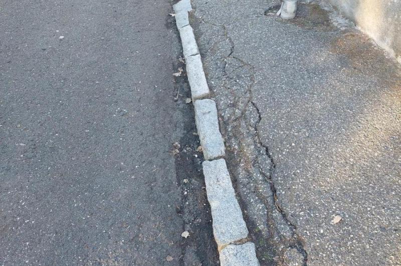 rozbité obrubníky2