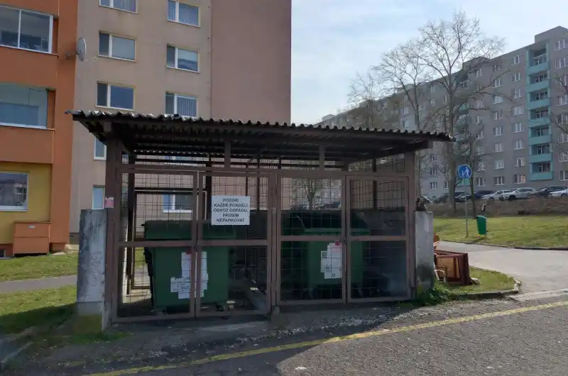 díra ve střeše