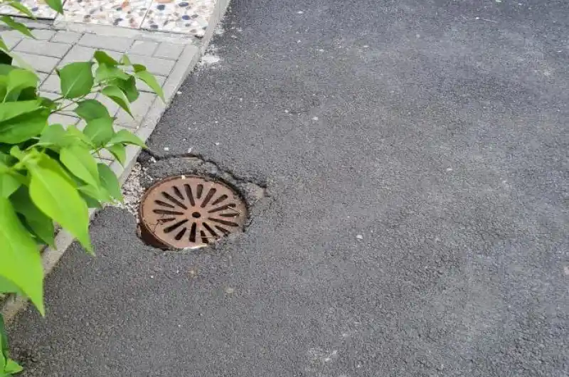 přes propadlý kanál nejde vjet komfortně na rampu