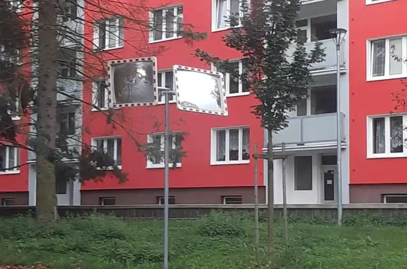 Blize zrcadla