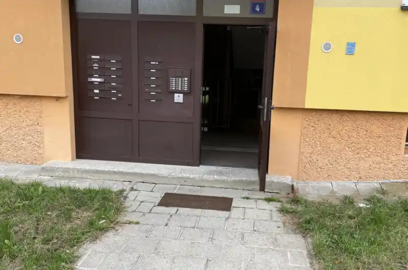 pohled na vchod
