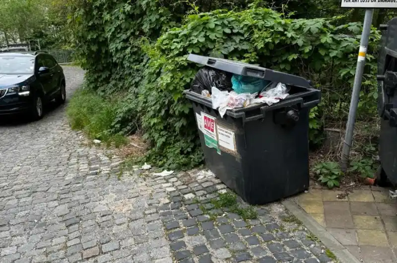 Nádoba na posypový materiál