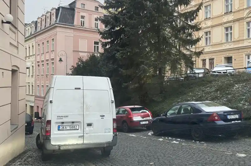 Auto 1