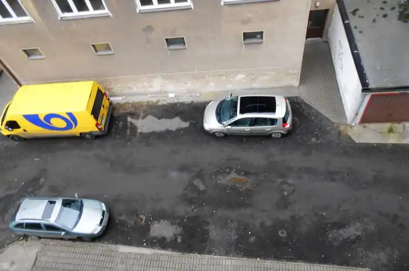úsek parkoviště mezi ulicí Drahomířino nábř. 24a a Vítěznou 