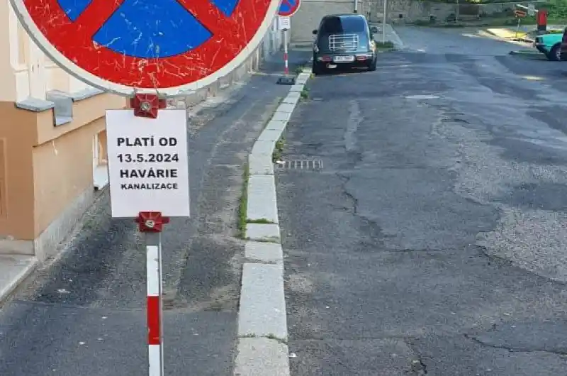 zákaz zastavení