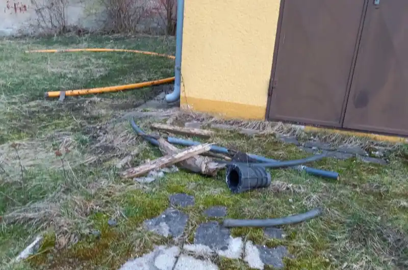 současný stav za trafost.v Lipové ul.