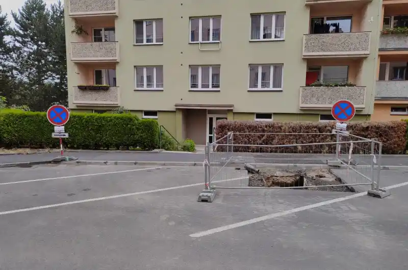 Celkový pohled na závadu.