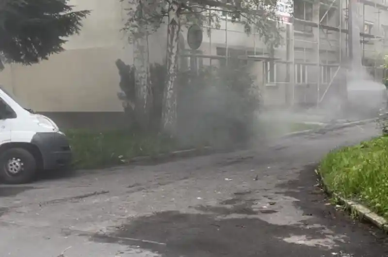 Ulice Přátelství oprava střechy