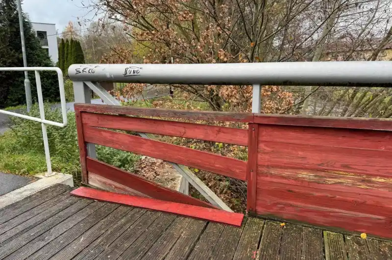 Rozbita lávka 