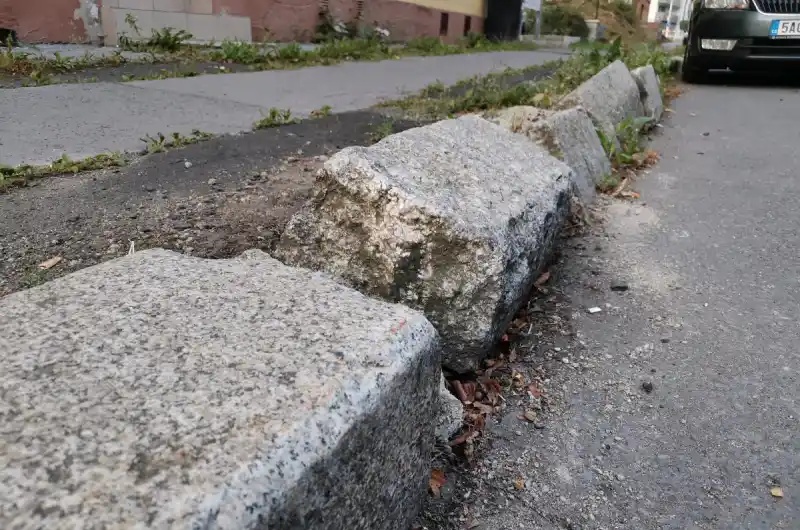 obrubnik - detail