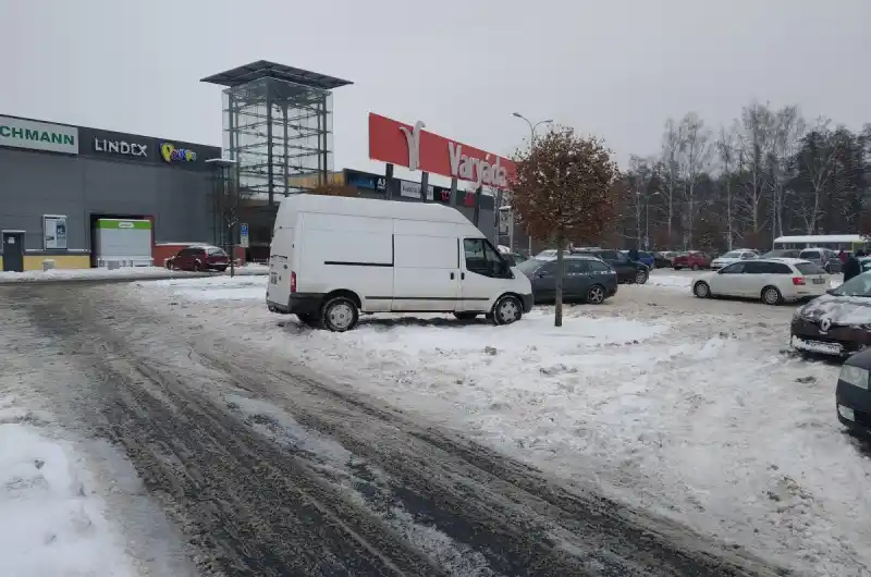 odklizeny jsou pouze hlavní komunikace