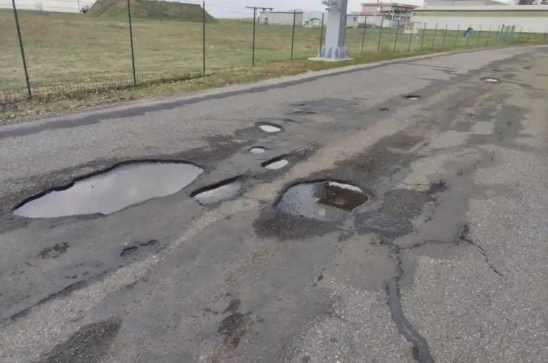 Výtluky v ulici K Letišti
