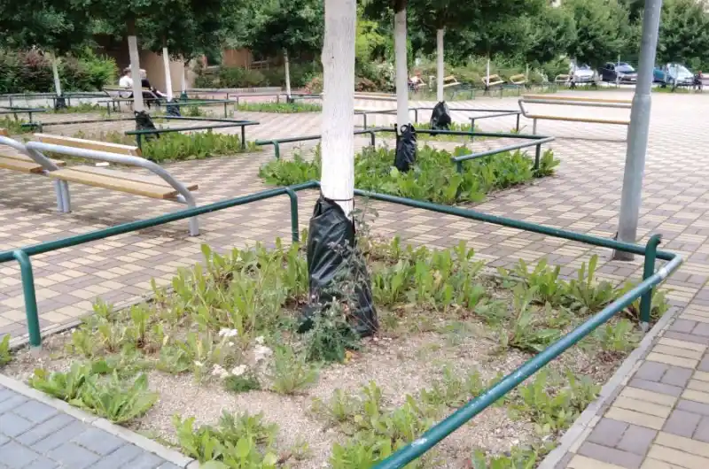 poškozené zábradlí