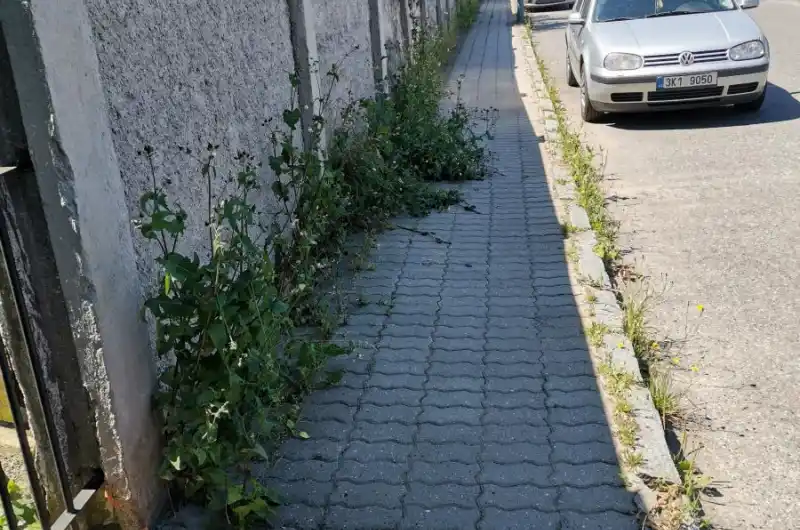 Chodník Dlouhá ulice