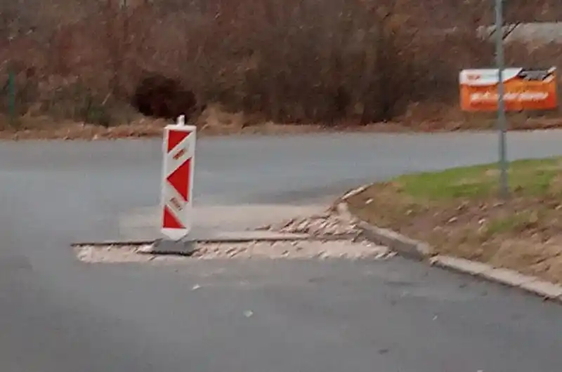 díra