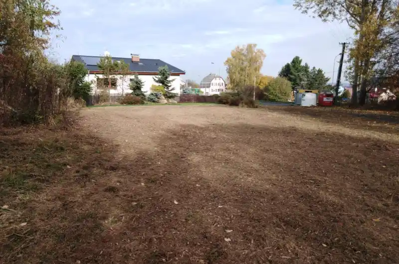 Prostranství za Tašovickým parkem je opět v pořádku