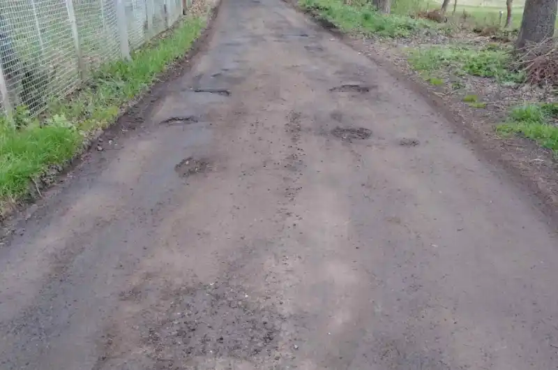 neopravené výmoly