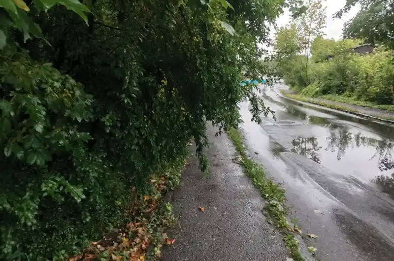 Pohled směrem ke garážím MHD