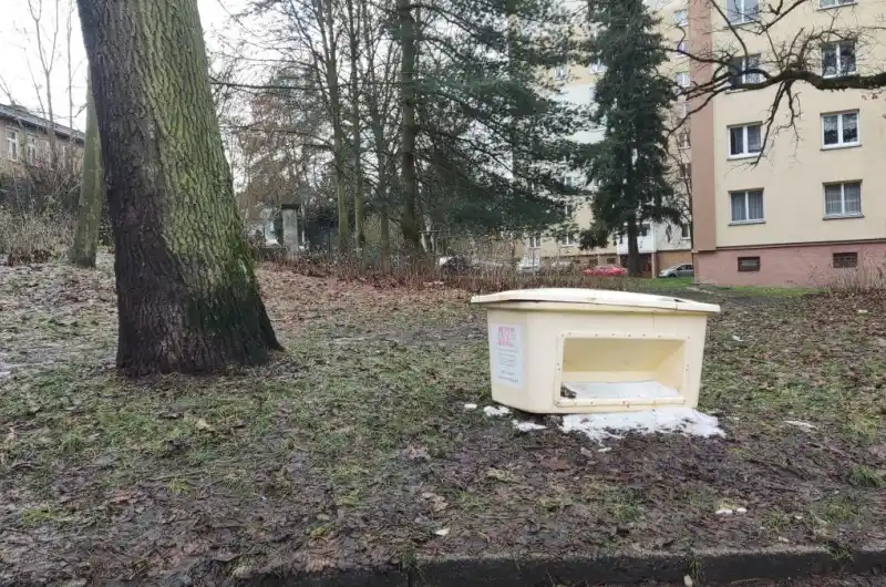 kontejner na sůl Mozartova ulice