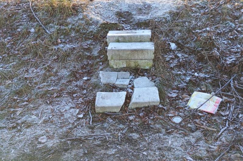 provizorní schody do Tuhnic