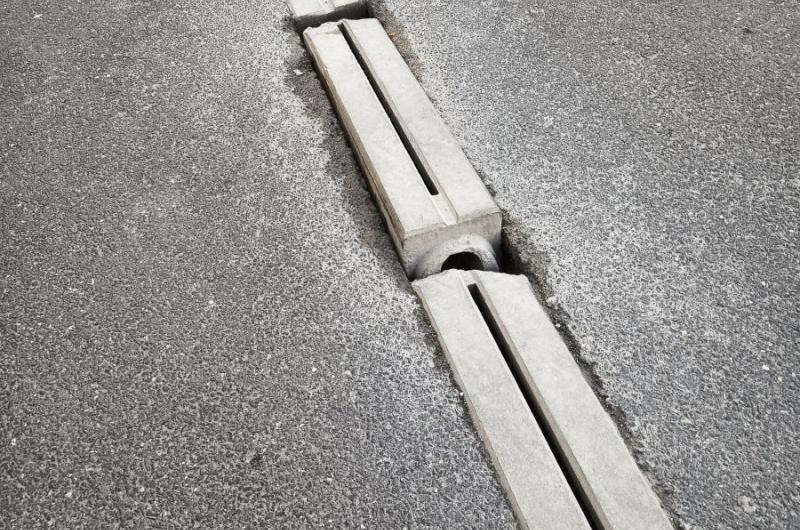 poškozené odvodnění  v Horově ulici