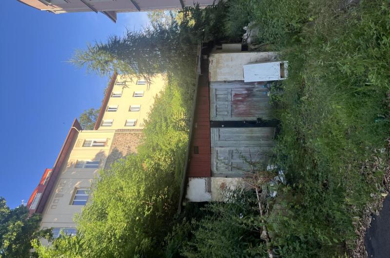 Nepořádek a špatně průjezdné ulice v lokalitě NEBOZÍZEK