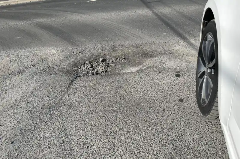 Největší díra přímo v křižovatce