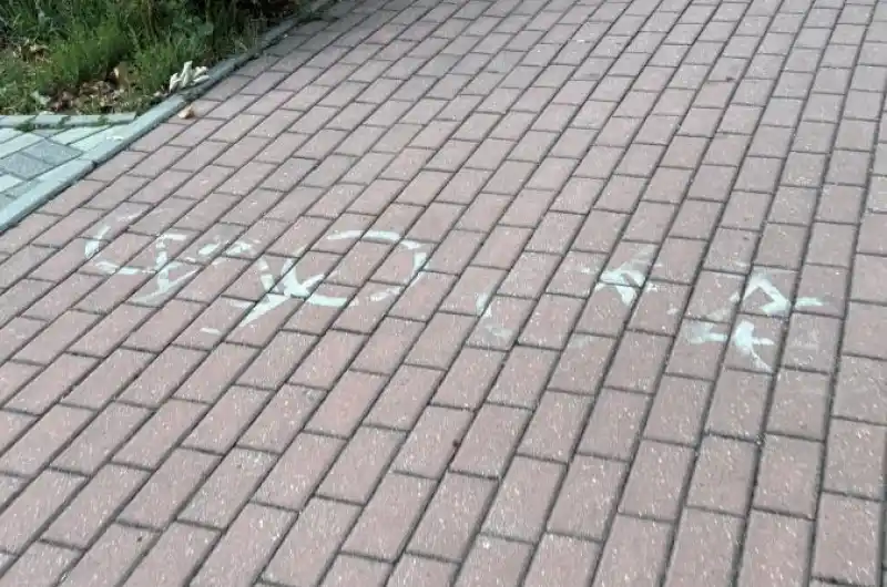 Po celém městě neobnoveno, předem děkuji 