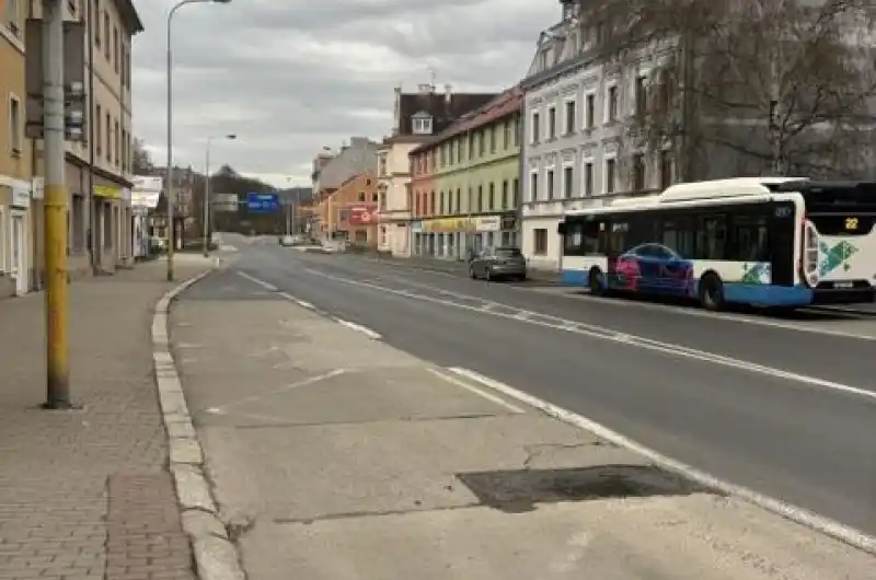 Propadlá silnice