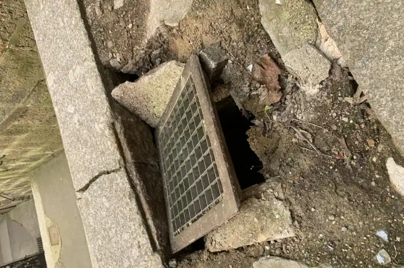 rozbitý kanál