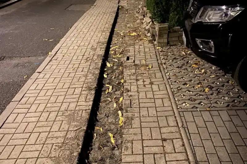 vyjmutá dlažba 