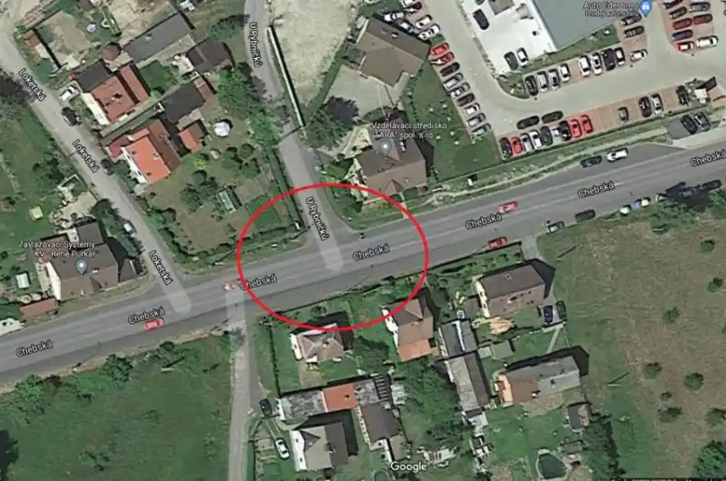  křižovatka ulic Chebská x U Rybníčků