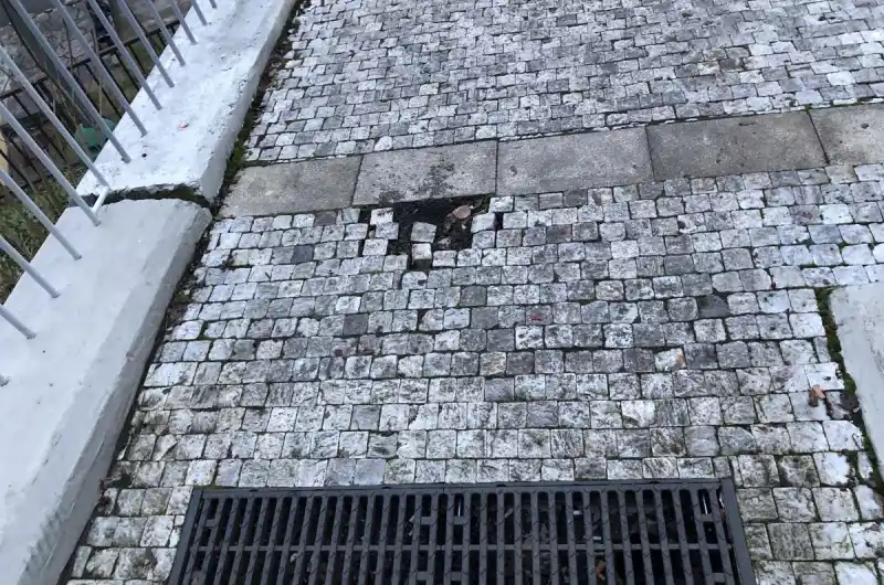 KV Bohatice_dlažba lávka