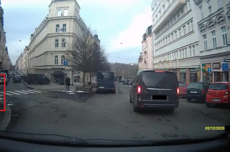 Kontejner v rozhledovém poli přechodu