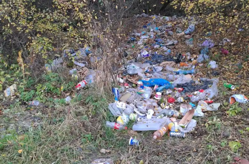 Pohled na levou stranu směrem od porcelánky