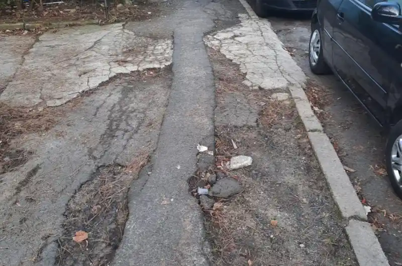 Chodník Husova ulice 1
