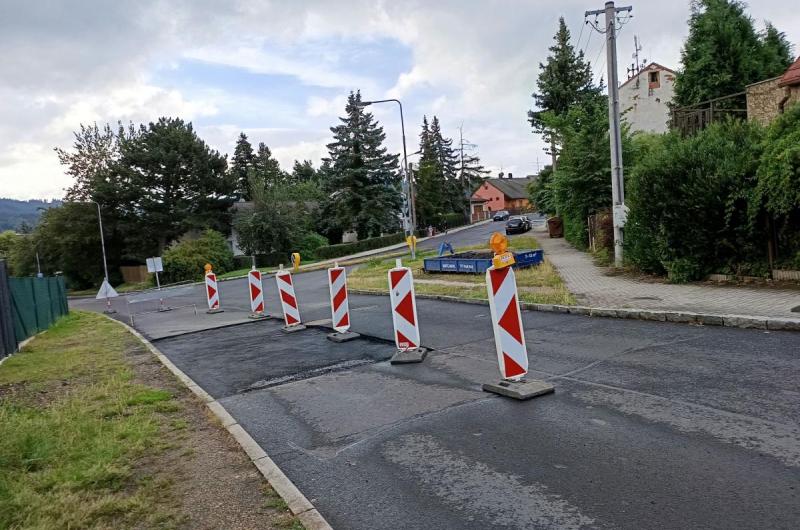 Tašovice- polovina úseku silnice opravena nekvalitně