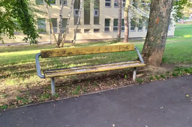 lavička1