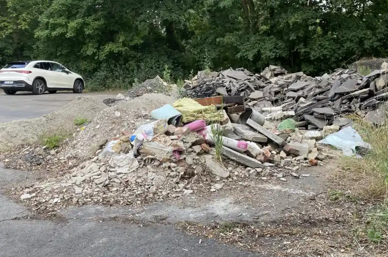 Odpad na parkovišti